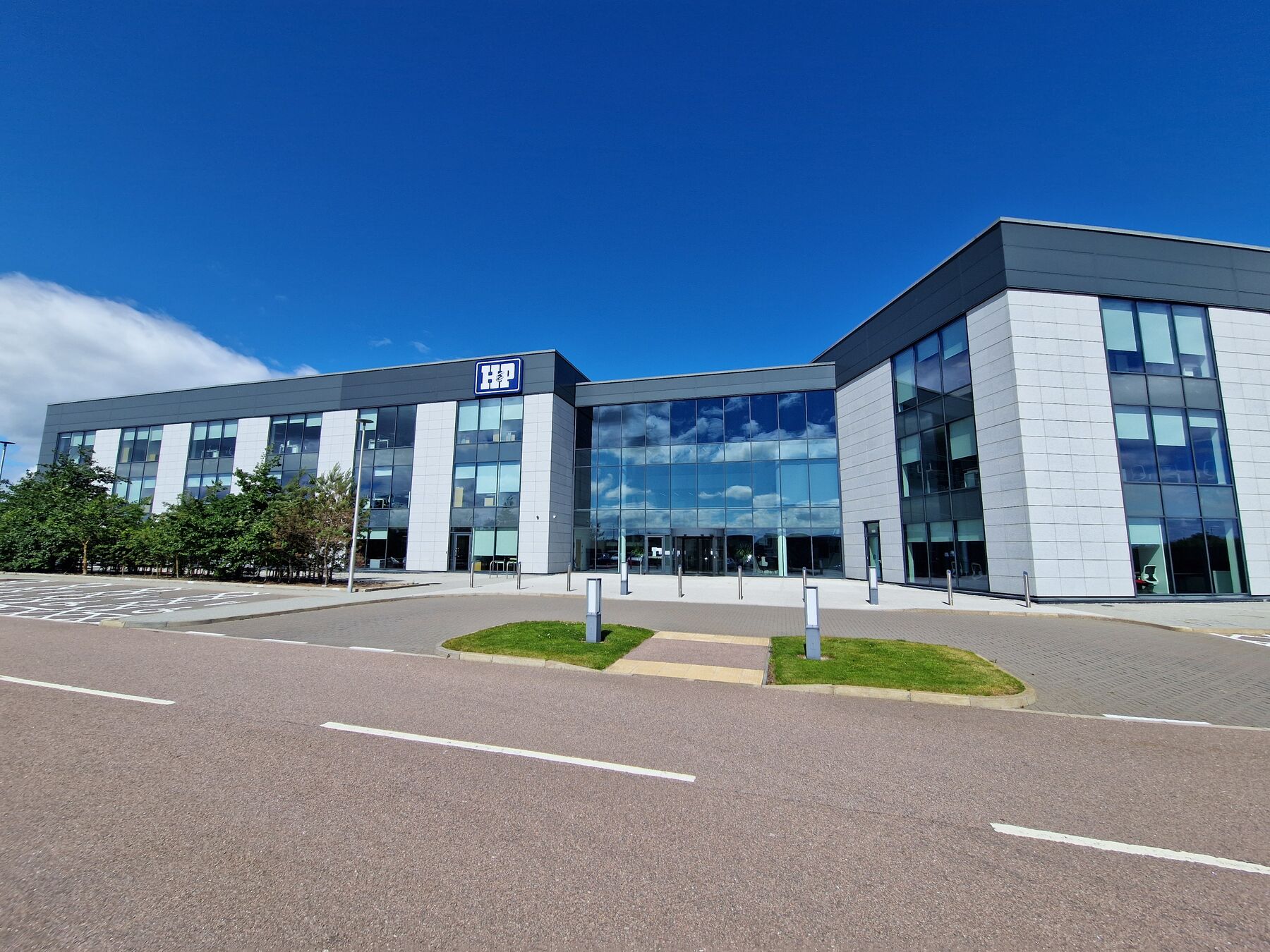 Bankhead, Aberdeen: the front elevation of the multi-let office building